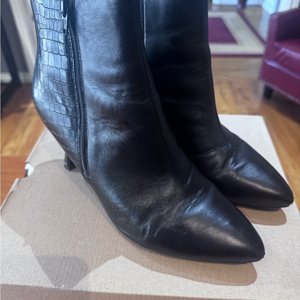 Clarks Black Textured Leather Kitten Heeled Boots - 10W